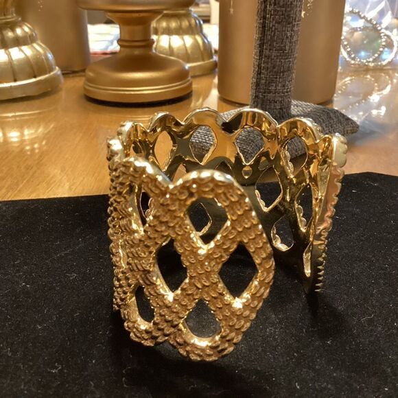 Lilly Pulitzer Brand Women’s Wide Goldtone Cuff Bracelet - Picture 3 of 11